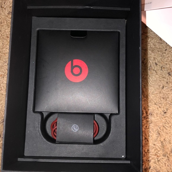 BRAND NEW BEATS SOLO 2 - Picture 3 of 5
